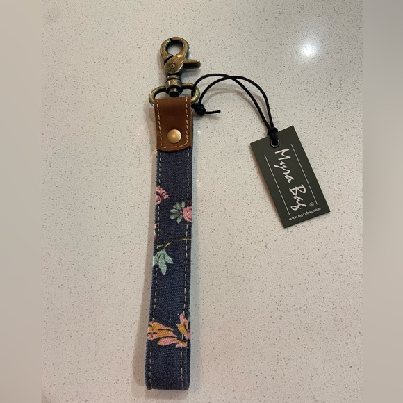 Myra Key Fob NWT - Picture 1 of 2